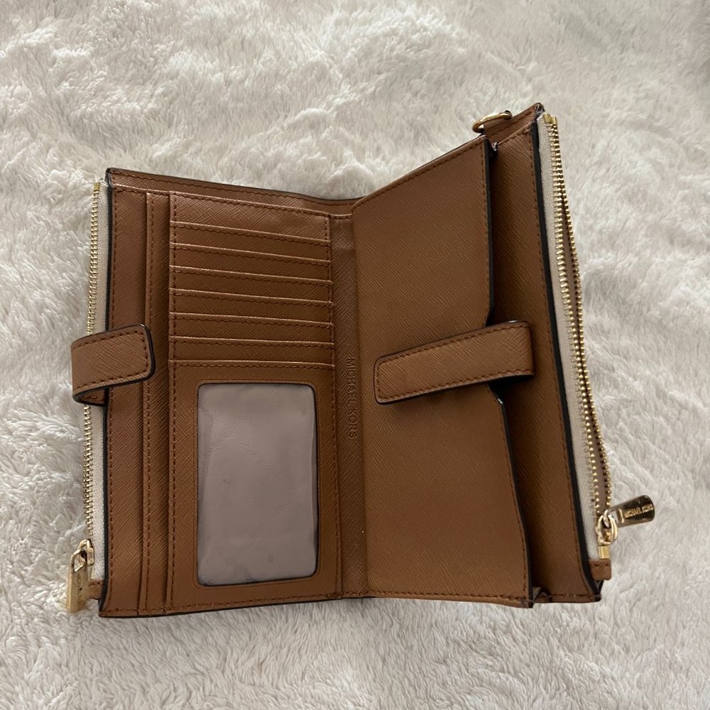 Michael Kors small white/brown logo bifold wallet - Picture 5 of 5